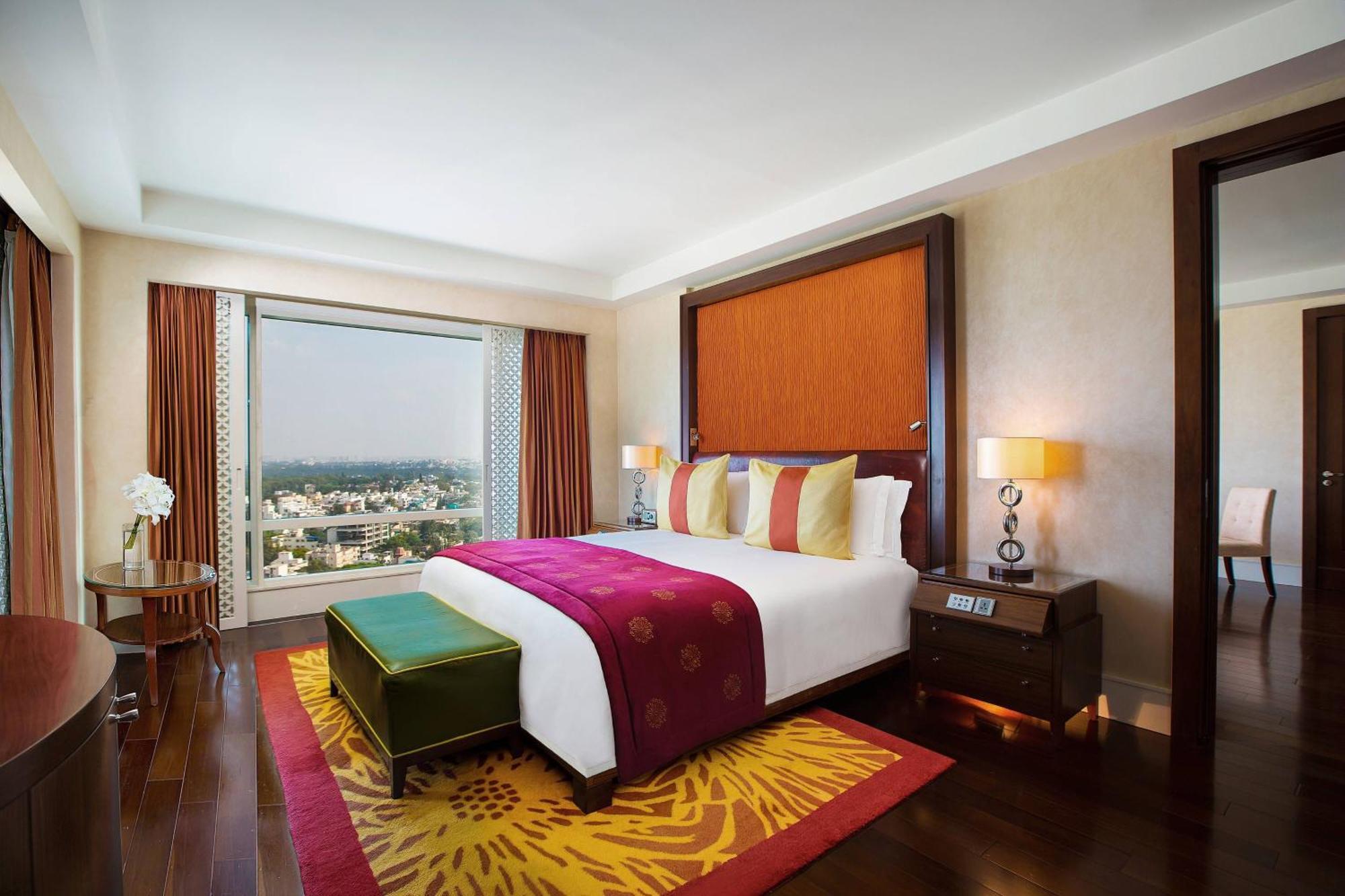 The Ritz - Carlton, Bangalore Exteriör bild
