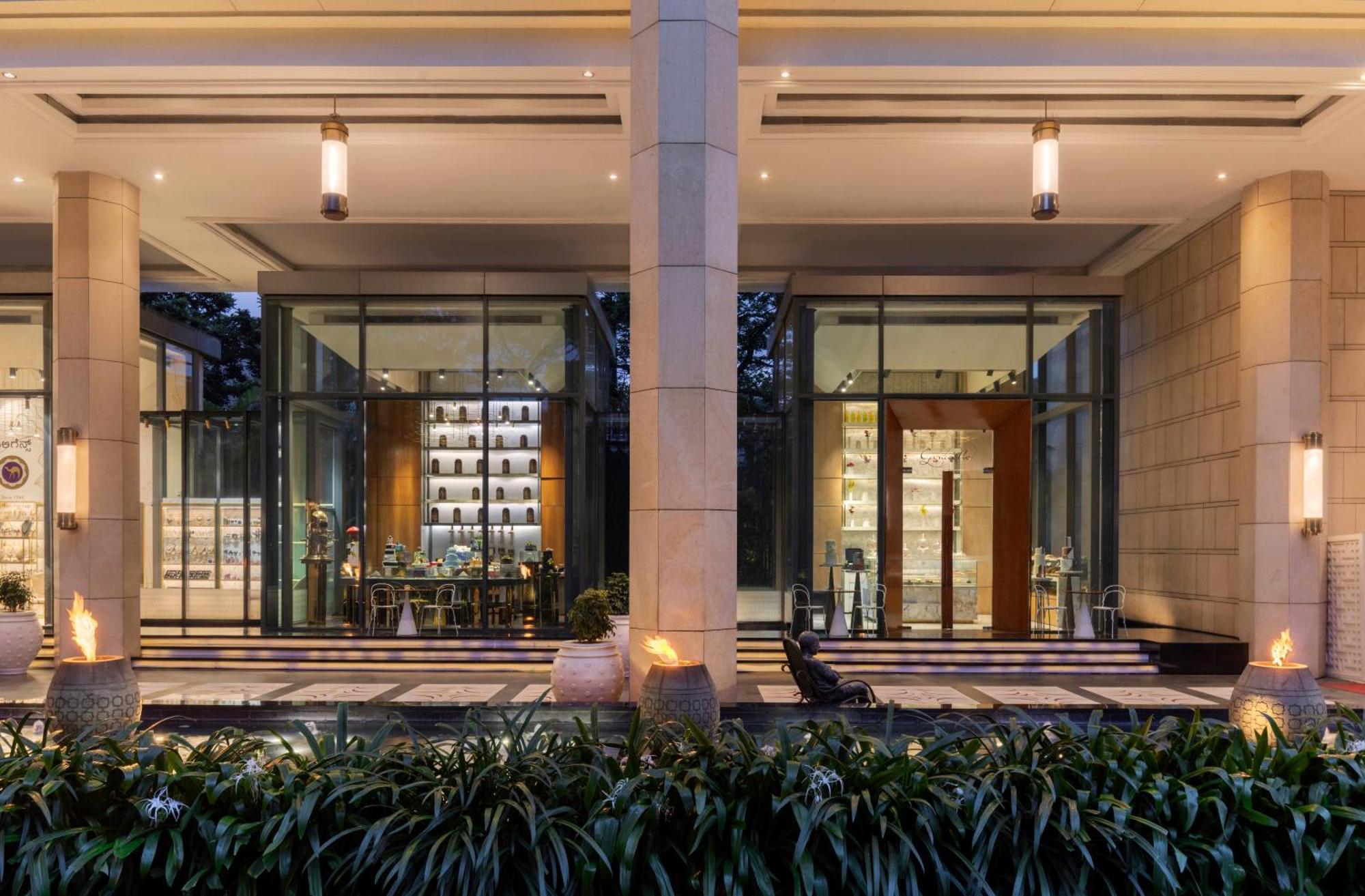 The Ritz - Carlton, Bangalore Exteriör bild