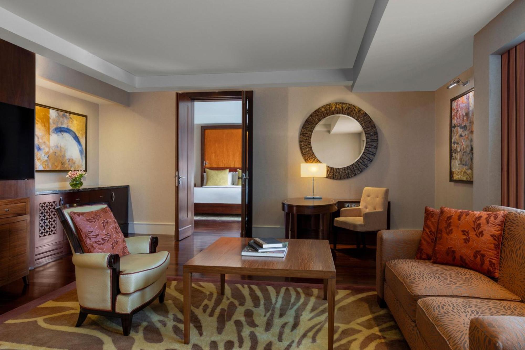 The Ritz - Carlton, Bangalore Exteriör bild